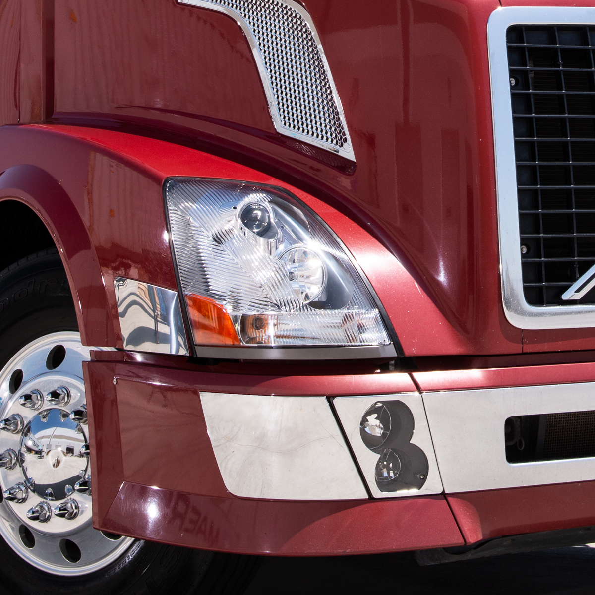 Chrome Front Aero-Style Bumper Trim For 2015-2017 Volvo VNL - Passenger (Bulk)