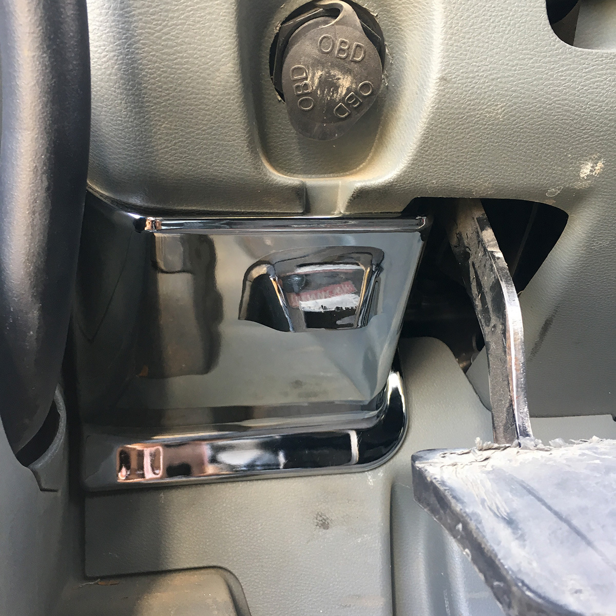 Chrome Fuse Compartment Access Cover For Kenworth T680