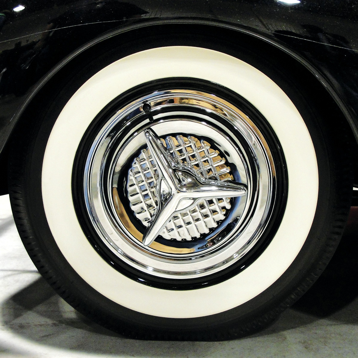 14" Chrome 3-Bar Fiesta Style Hubcaps (4/Set)