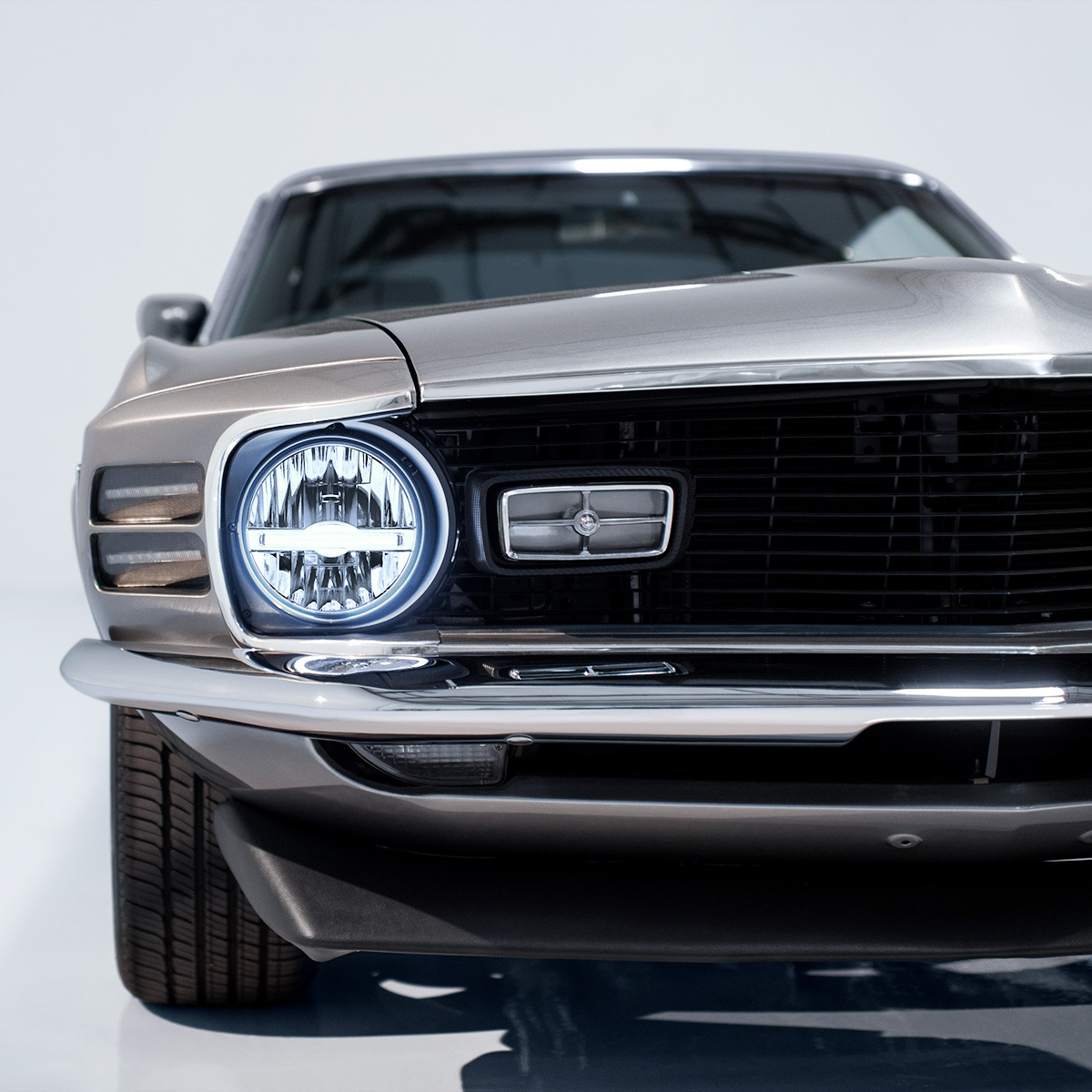 ULTRALIT - 7" High Power LED Headlight With White LED Position Light Bar