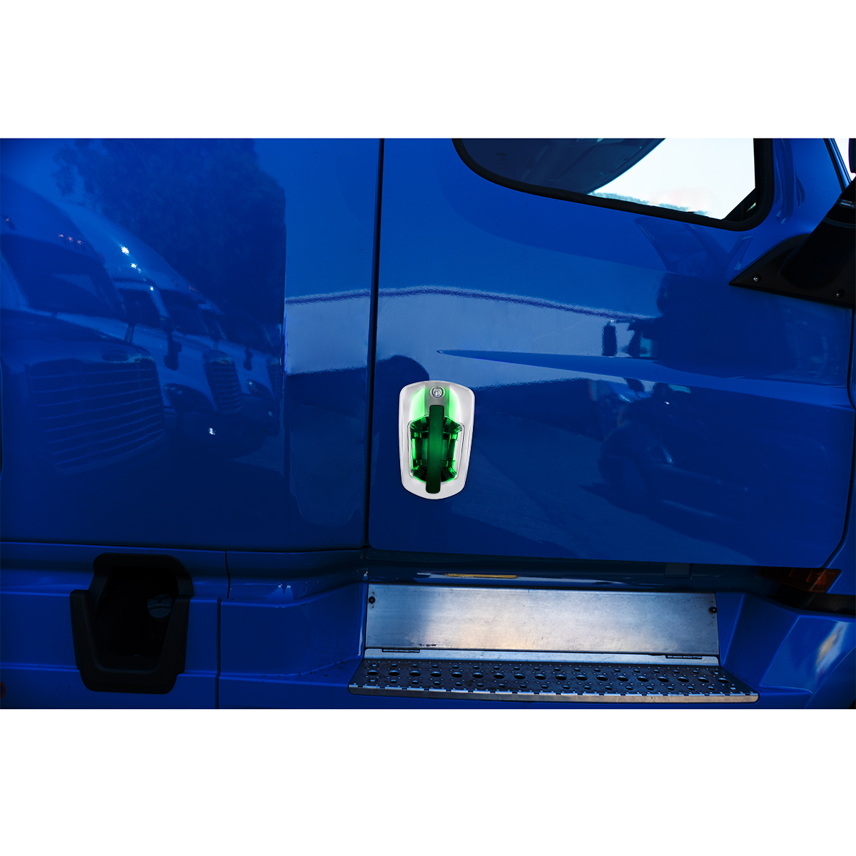 6 LED Chrome Door Handle Cover For 2018-2026 Freightliner Cascadia - Passenger, Green LED