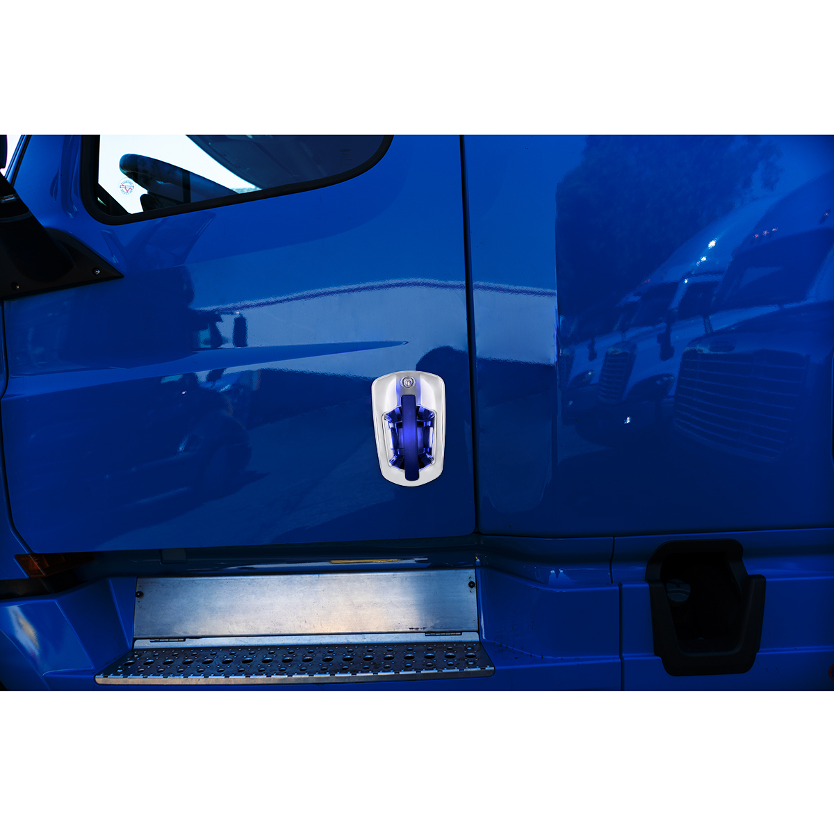 6 LED Chrome Door Handle Cover For 2018-2026 Freightliner Cascadia - Driver, Blue LED