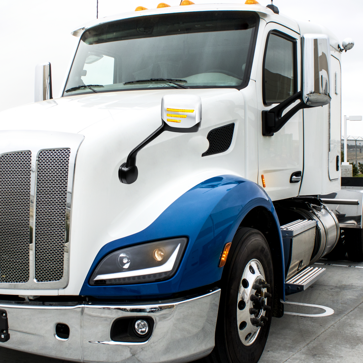Chrome Plastic Center Dash Lower Panel Edge Trim For 2018-2023 Freightliner Cascadia