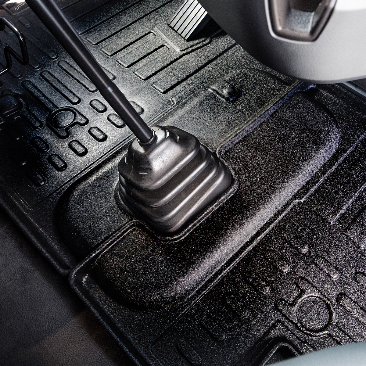 RigGear Floor Mat Set For Peterbilt 579/567 (2014-2021), Kenworth T680 (2013-2021) And T880 (2015-2024)
