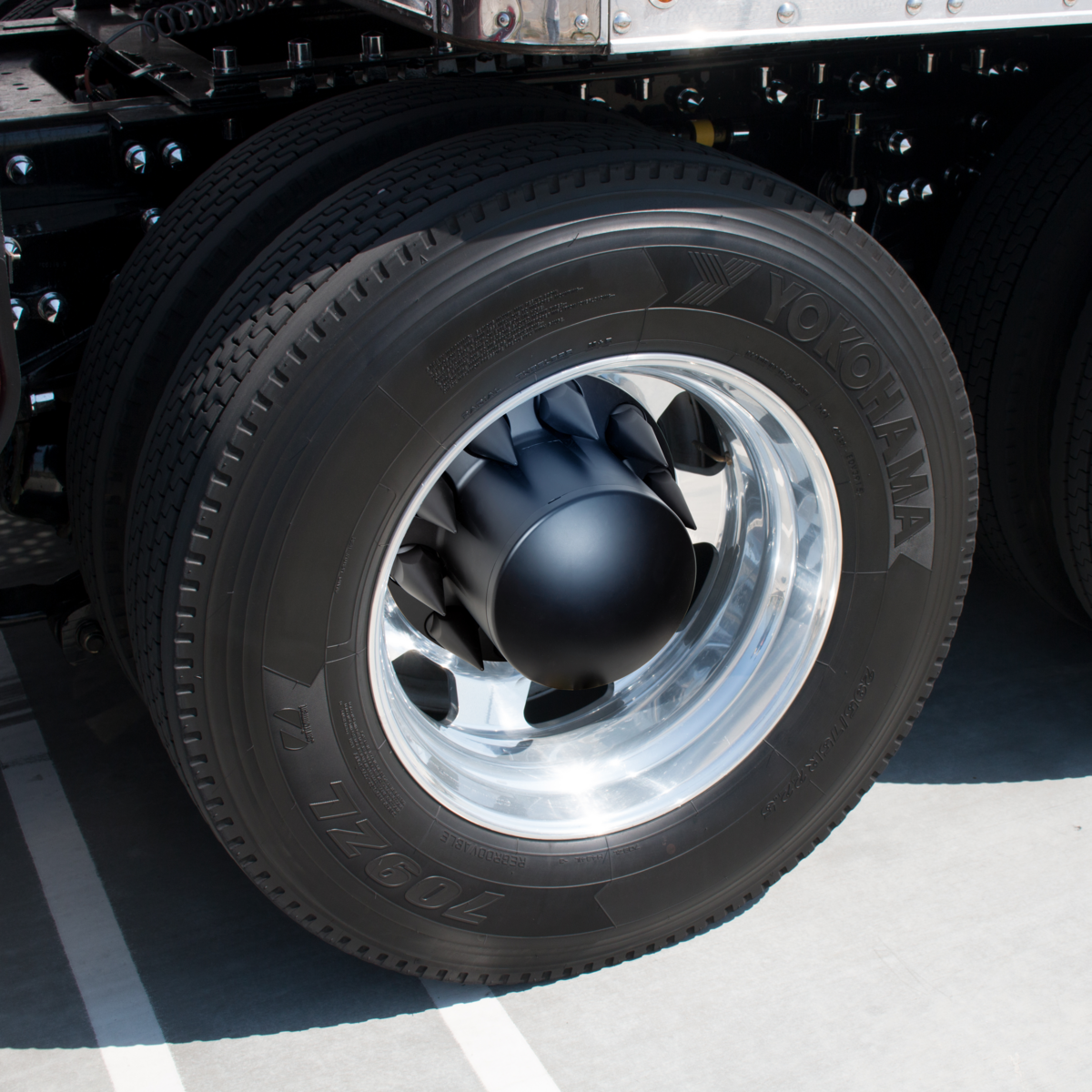 Dome Rear Axle Cover With 33mm Spike Thread-On Nut Covers - Matte Black