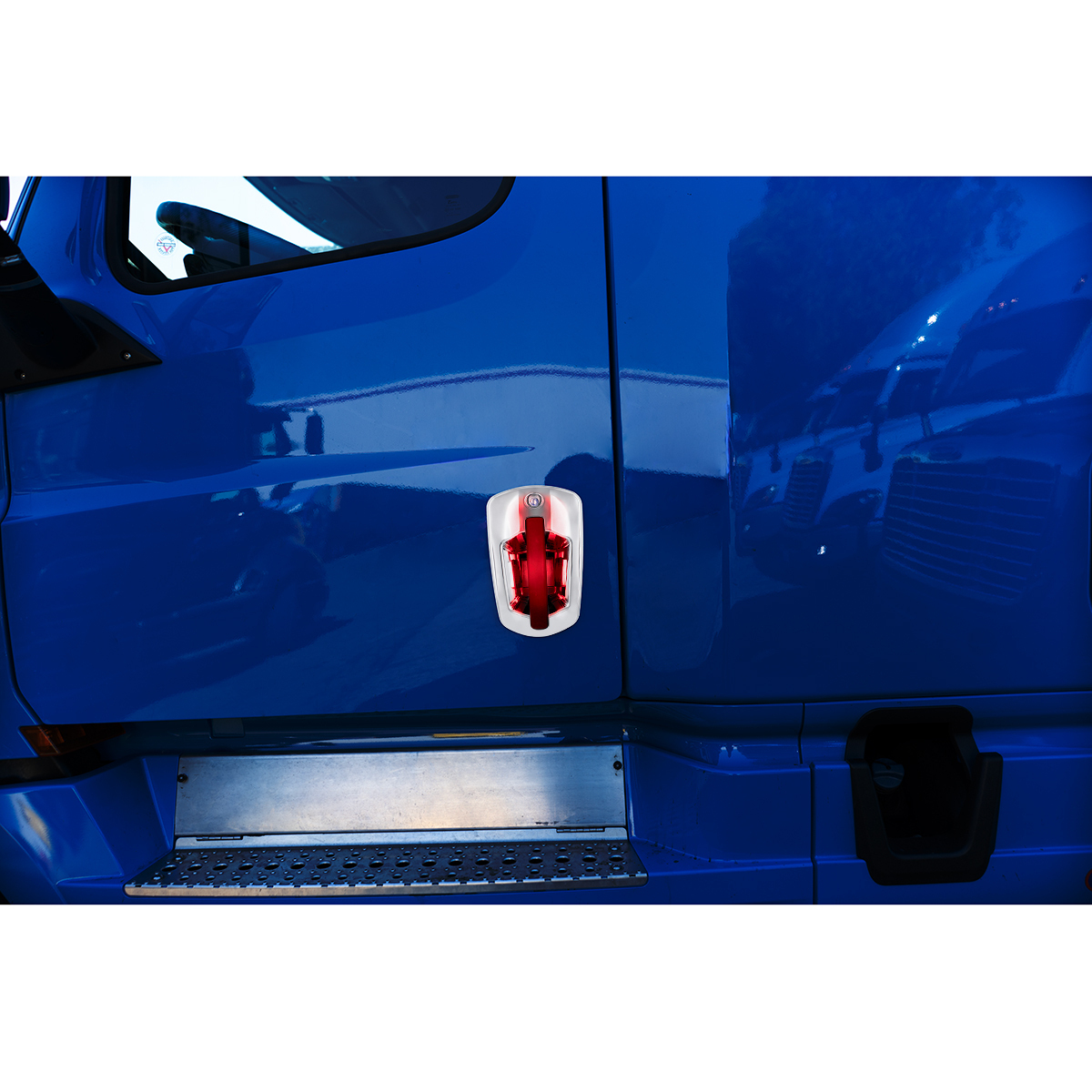 6 LED Chrome Door Handle Cover For 2018-2026 Freightliner Cascadia - Driver, Red LED