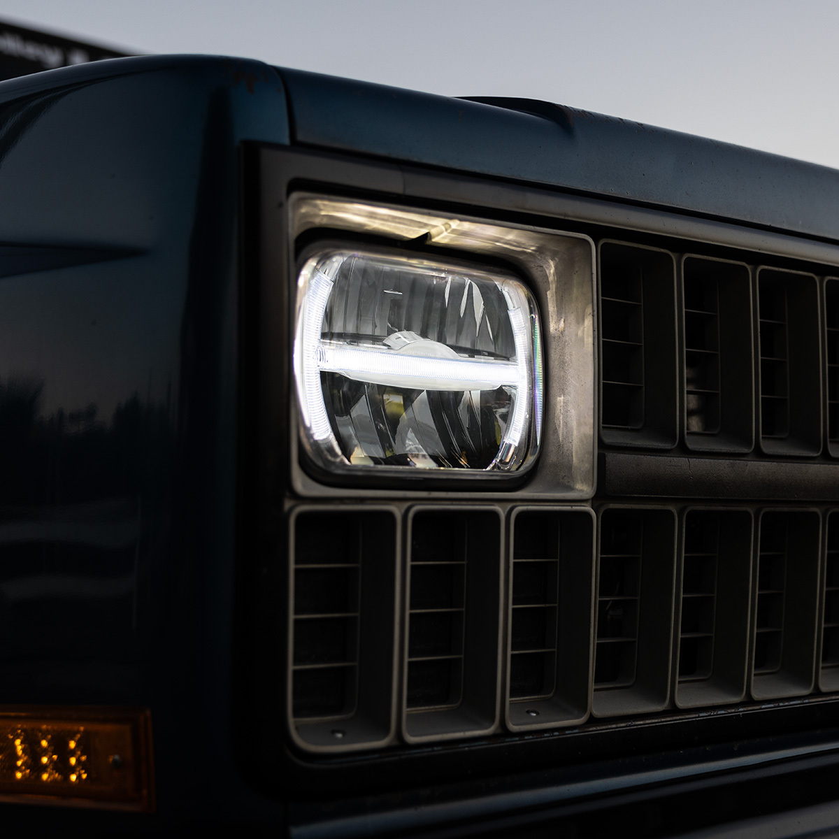 ULTRALIT - 7 LED 5" X 7" Rectangular Headlight With LED Light Bar